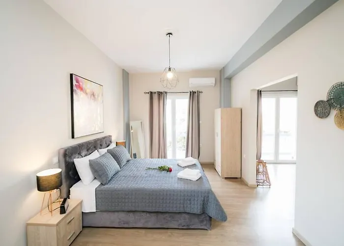 Belajo And Jacuzzi !! Βόλος