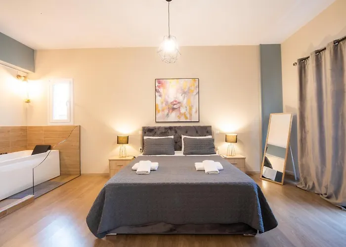 Belajo And Jacuzzi !! Βόλος