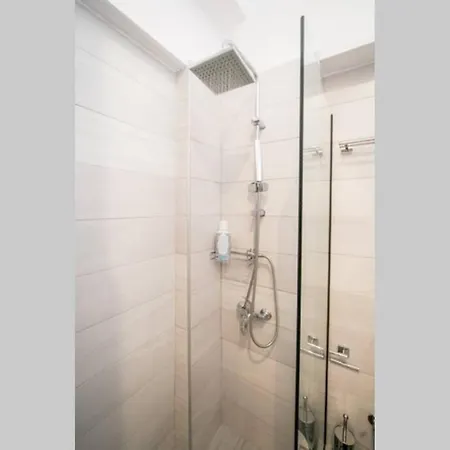 Lägenhet Belajo And Jacuzzi !! Volos