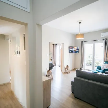 Lägenhet Belajo And Jacuzzi !! Volos