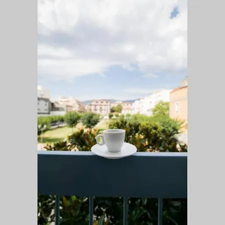 Belajo And Jacuzzi !! Lägenhet Volos